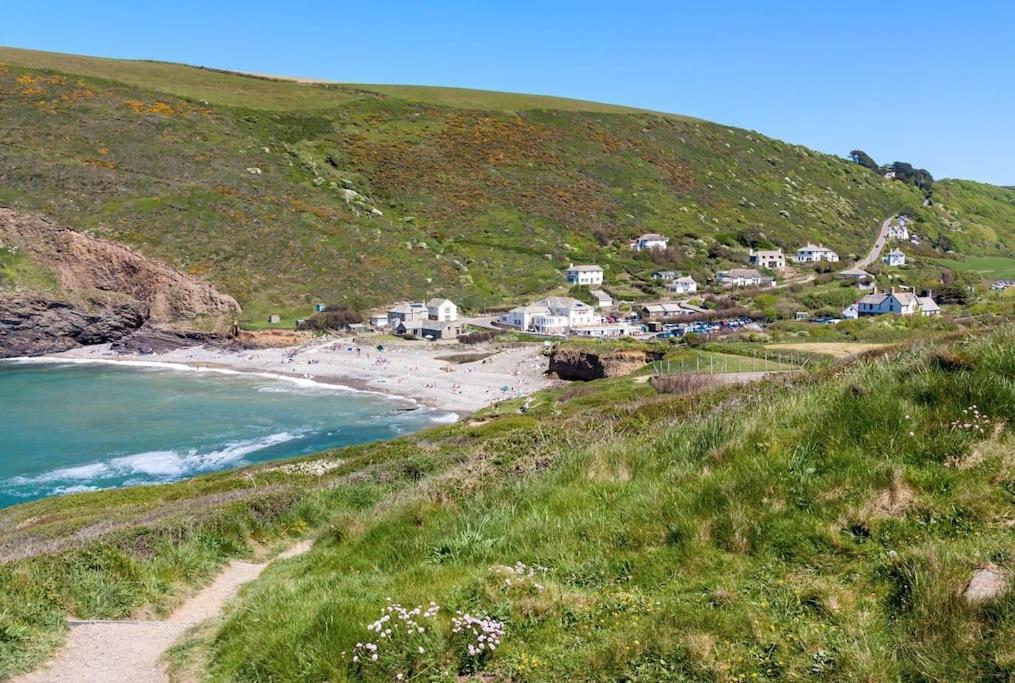 Kallowen Cottage At Crackington Haven, Near Bude And Boscastle, Cornwall エクステリア 写真